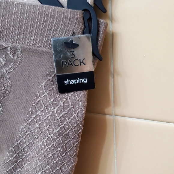 NWT Marylyn Monroe 3Pk Seamless Shaping Briefs; S, M, L, XL.  Br/Tan/Bl $35Each. - Picture 10 of 17